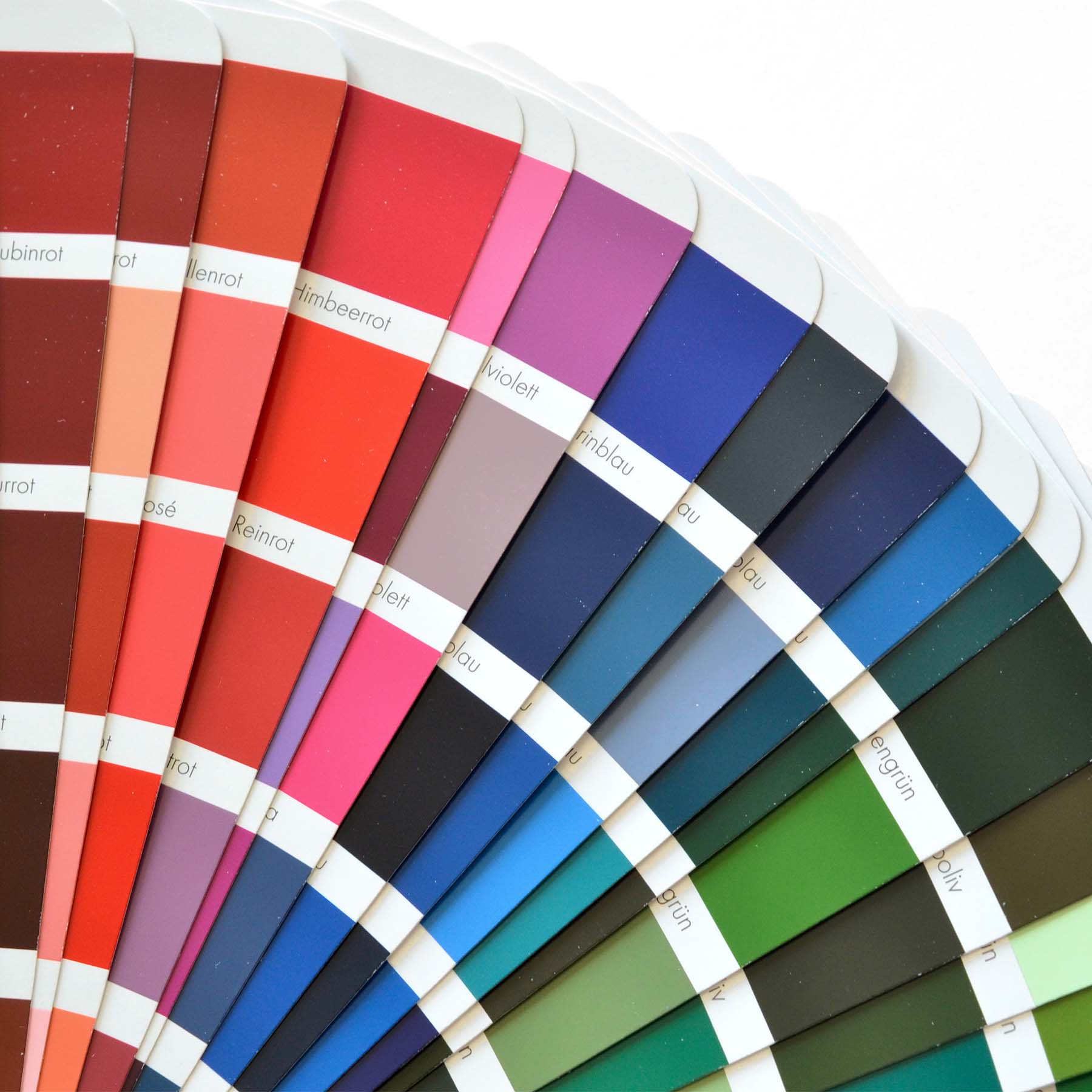 Nahaufnahme eines Farbfächers mit vielen bunten Farben